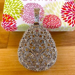 Premier Designs Silver Pendant